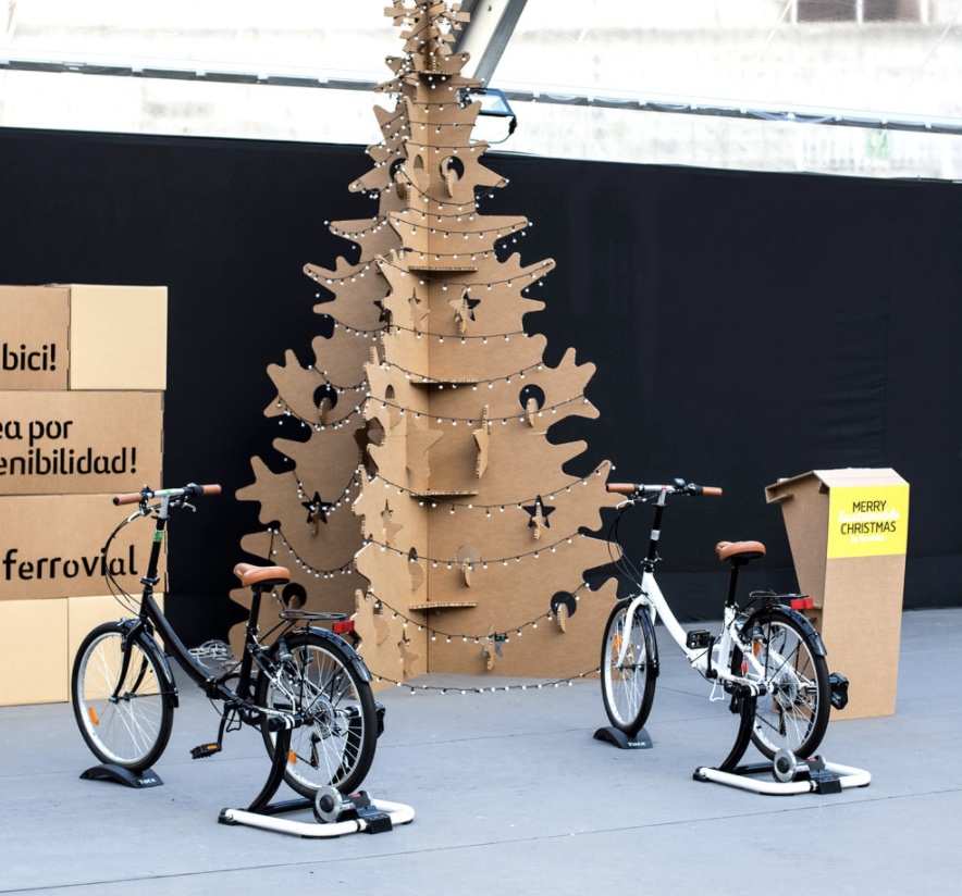 Iluminar arbol de navidad con bicicletas para eventos