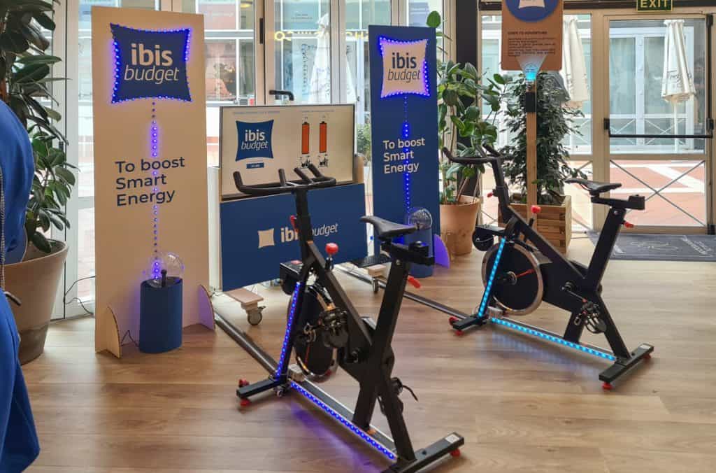 Iluminación de motivo con la energía de bicicletas