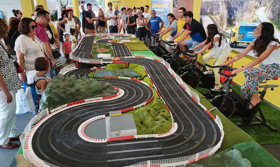 scalextric con bicicletas para eventos